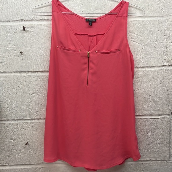 Express sleeveless blouse - Picture 9 of 9
